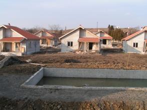 Construction of houses with pool