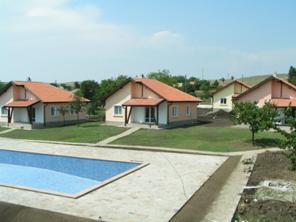 Construction of houses with pool