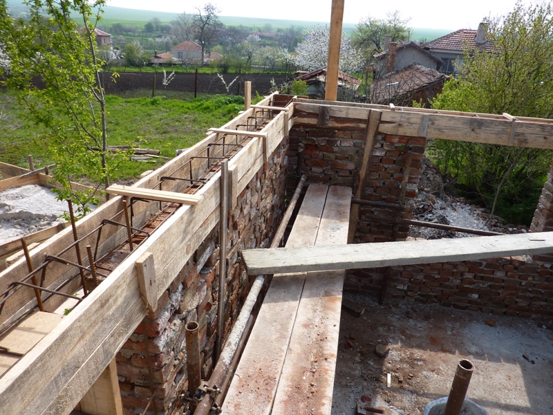 reinforcement of the concrete supporting belt