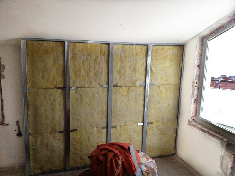 Installing the internal wall insulation